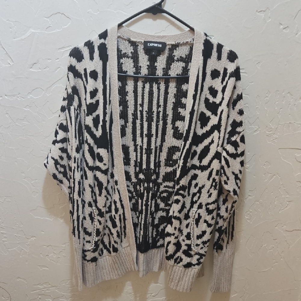 3/$10 Express Black and Cream Leopard Patterned Open Cardigan with Pockets